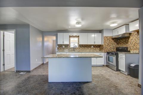505 E 4th St, Sterling, IL 61081 photo 6
