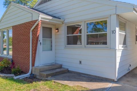 10 Sylvan Ln, Bloomington, IL 61701 photo 3