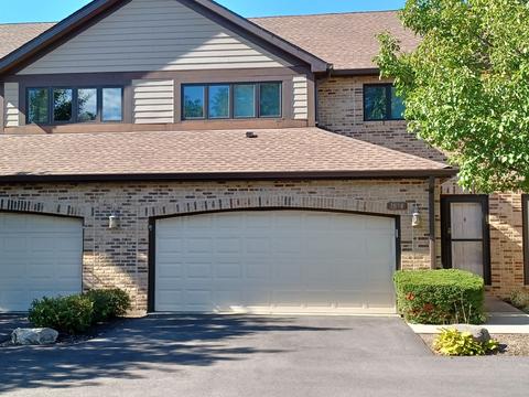 1834 Golf View Dr, Bartlett, IL 60103 photo 1