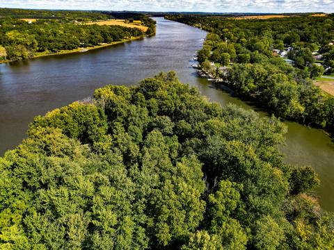 000 N River Rd, Byron, IL 61010