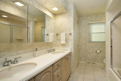 3020 White Pine Dr, Northbrook, IL 60062 photo 17