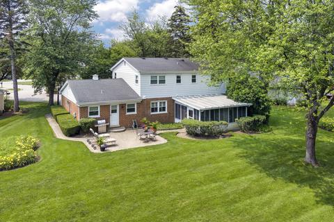 3020 White Pine Dr, Northbrook, IL 60062 photo 2