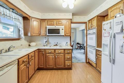 5704 Rose Ct, Berkeley, IL 60163 photo 9