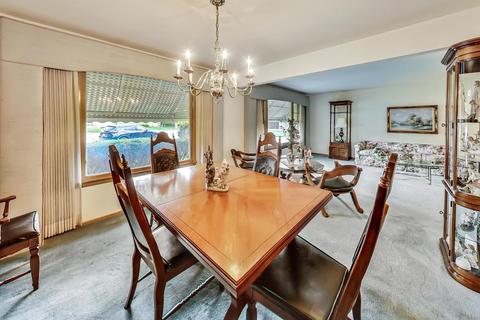 5704 Rose Ct, Berkeley, IL 60163 photo 7