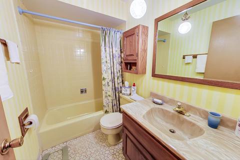 5704 Rose Ct, Berkeley, IL 60163 photo 11