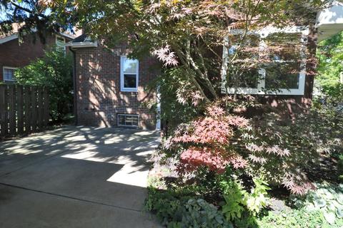 1507 E Oakland Ave, Bloomington, IL 61701 photo 8