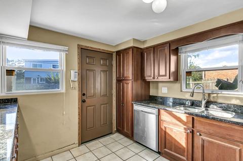 8913 Lyons St, Des Plaines, IL 60016 photo 10