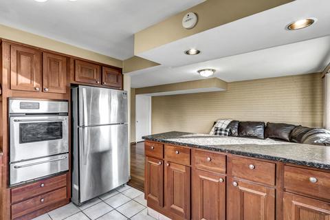 8913 Lyons St, Des Plaines, IL 60016 photo 8