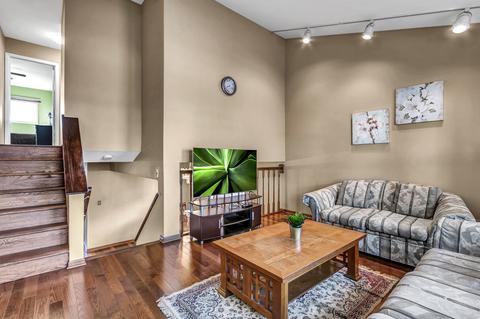 8913 Lyons St, Des Plaines, IL 60016 photo 5