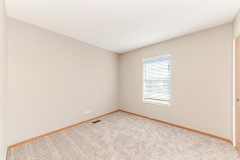 2501 Dickens Dr, Aurora, IL 60503 photo 11