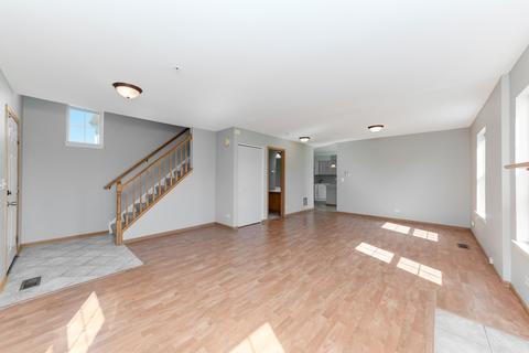 2501 Dickens Dr, Aurora, IL 60503 photo 2