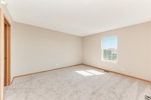 2501 Dickens Dr, Aurora, IL 60503 photo 12