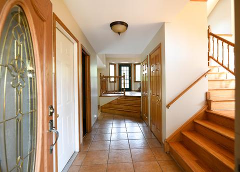 17005 Danielle Ct, Oak Forest, IL 60452 photo 2