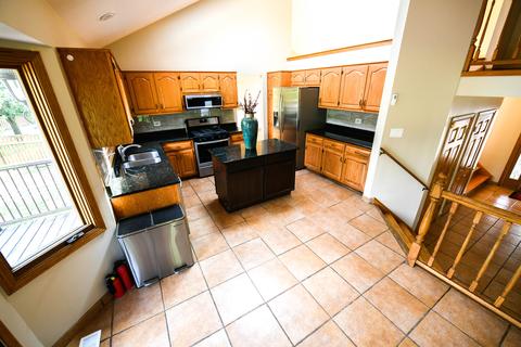 17005 Danielle Ct, Oak Forest, IL 60452 photo 8