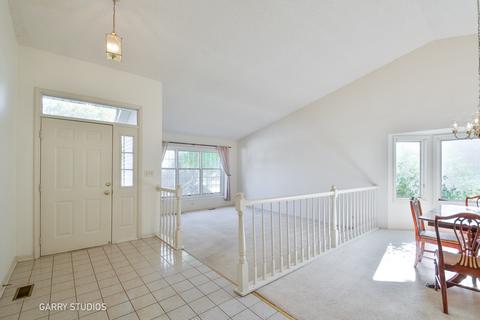 758 Falmore Dr, Bartlett, IL 60103 photo 2