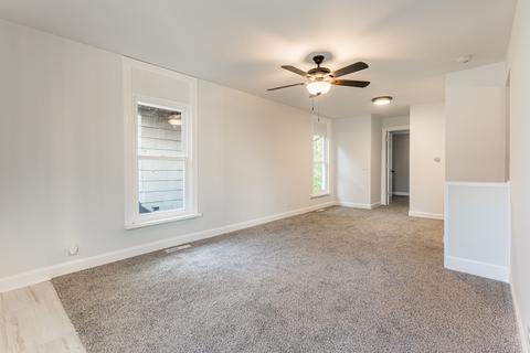 248 S Michigan St, Elgin, IL 60120 photo 4