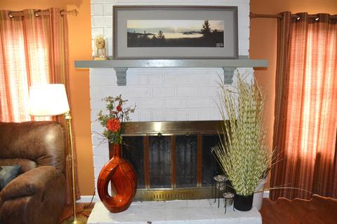 420 Paris St, Dewitt, IL 61735 photo 4