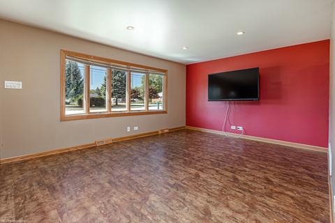 8407 Normandy Ave, Burbank, IL 60459 photo 4