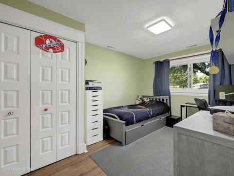 205 Illinois Blvd, Hoffman Estates, IL 60169 photo 17