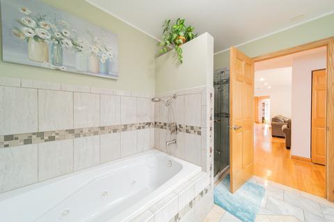 2068 Birch St, Des Plaines, IL 60018 photo 21