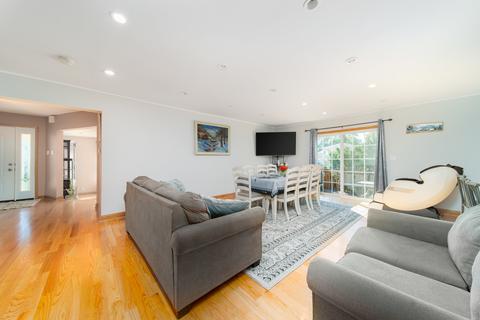 2068 Birch St, Des Plaines, IL 60018 photo 14