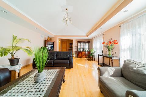 2068 Birch St, Des Plaines, IL 60018 photo 7