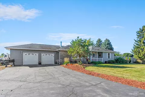 660 Holt Rd, Minooka, IL 60447 photo 1
