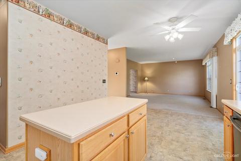 559 Sumac Dr, Aurora, IL 60506 photo 15