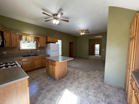 310 E Griggs St, Mansfield, IL 61854 photo 5