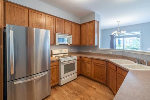 24013 Walnut Cir, Plainfield, IL 60585 photo 3