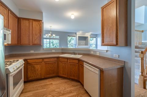 24013 Walnut Cir, Plainfield, IL 60585 photo 4