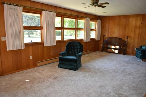 698 E 4th St, El Paso, IL 61738 photo 5