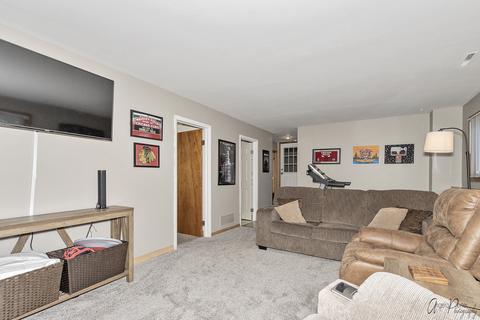 3905 Maple Ave, Mchenry, IL 60050 photo 18