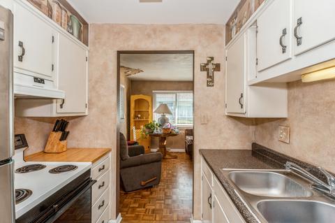 831 Valley Stream Dr #A, Wheeling, IL 60090 photo 5