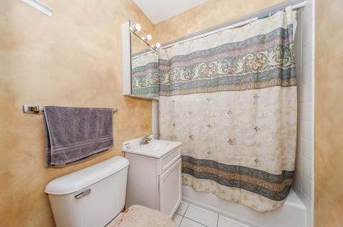 831 Valley Stream Dr #A, Wheeling, IL 60090 photo 9