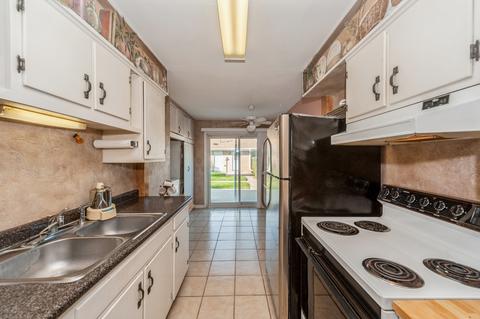 831 Valley Stream Dr #A, Wheeling, IL 60090 photo 4