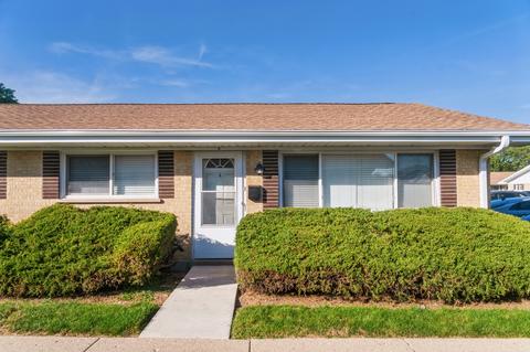 831 Valley Stream Dr #A, Wheeling, IL 60090 photo 1