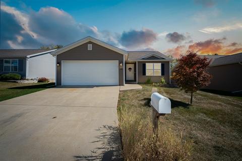 30 Winding Way, Bloomington, IL 61704 photo 1