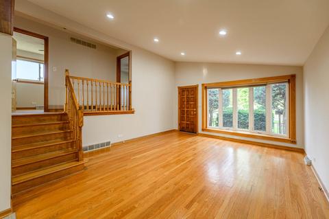 637 Neva Ave, Addison, IL 60101 photo 2