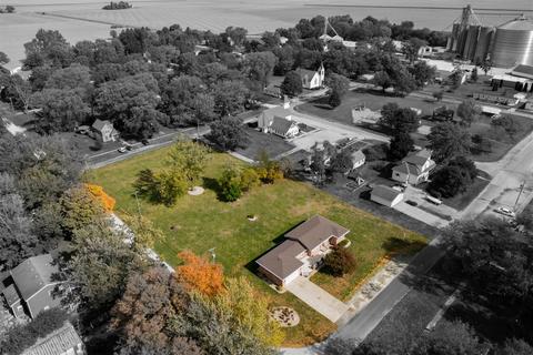 109 W 4th St, Long Point, IL 61333 photo 3