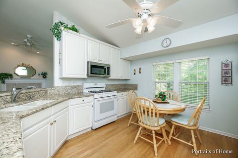 6541 Snug Harbor Dr, Willowbrook, IL 60527 photo 9