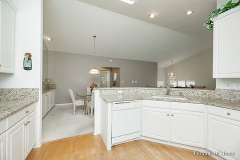 6541 Snug Harbor Dr, Willowbrook, IL 60527 photo 10