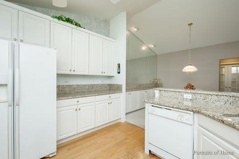 6541 Snug Harbor Dr, Willowbrook, IL 60527 photo 11