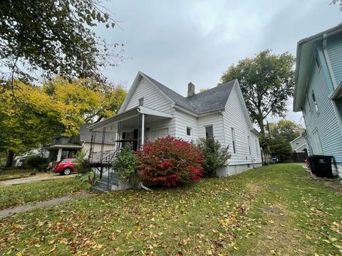 702 Douglas St, Bloomington, IL 61701 photo 3