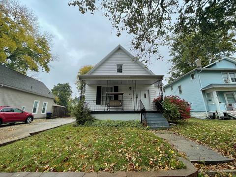 702 Douglas St, Bloomington, IL 61701 photo 1