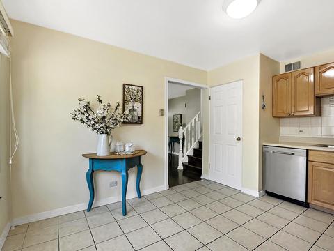 860 S Spring Rd, Elmhurst, IL 60126 photo 7