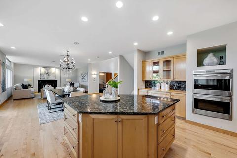 2034 N Summit St, Wheaton, IL 60187 photo 9