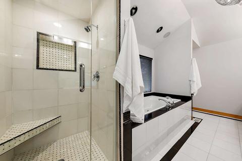 2034 N Summit St, Wheaton, IL 60187 photo 20
