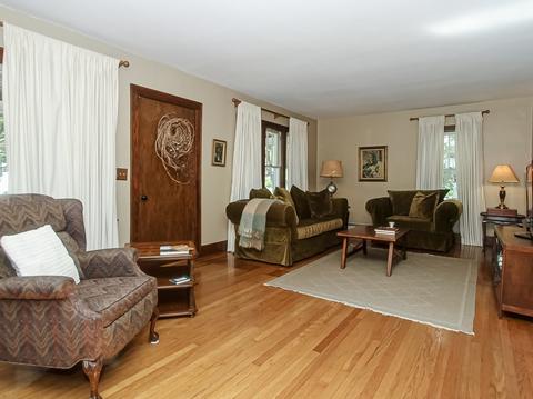 323 N Walnut St, Itasca, IL 60143 photo 6