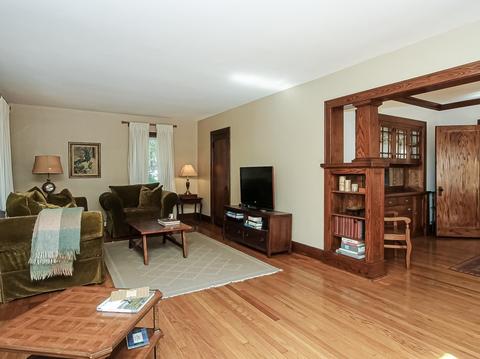 323 N Walnut St, Itasca, IL 60143 photo 9